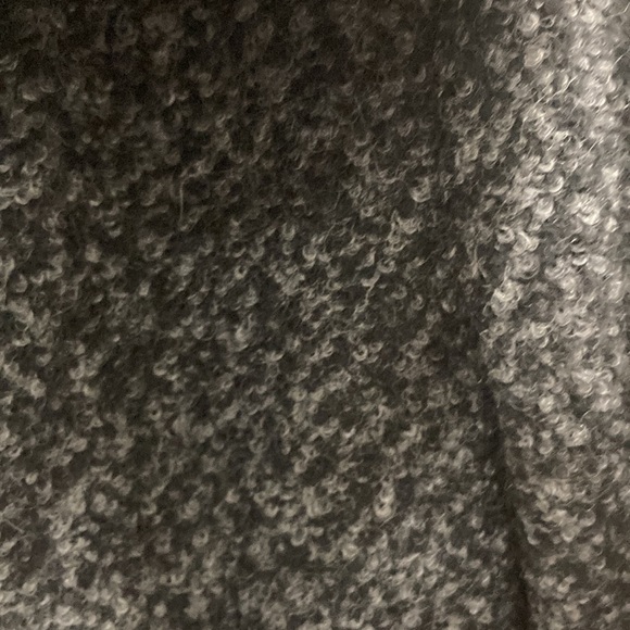 Tweed/Textured/Boucle winter coat with fur hood from a Laura brand - Picture 4 of 6